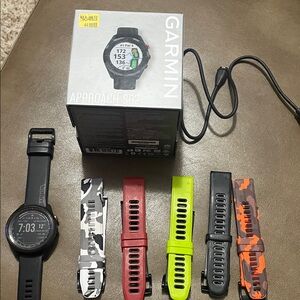 Garmin Approach S62 Smartwatch with 5 Additional Bands. Box included